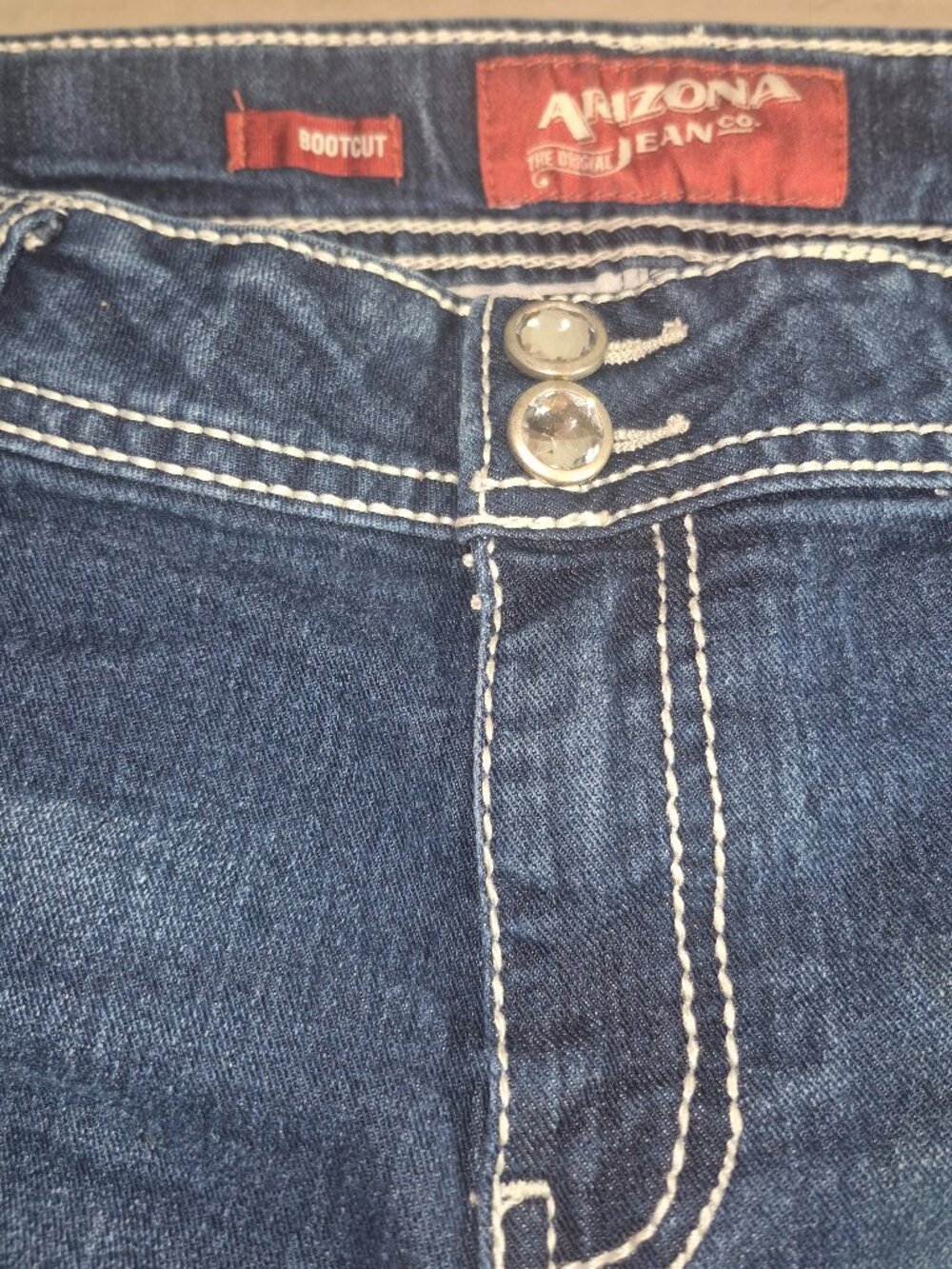 Arizona Jeans Company Bling Jeans, flared cuffs, size 16.5  28" Waist - Picture 4 of 16